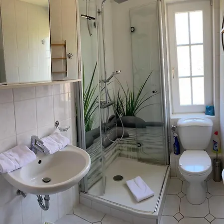 Gaestehaus-sylvie-wohnung-1-naehe-hafen-und-ostpromenade ليست