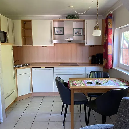 Gaestehaus-sylvie-wohnung-1-naehe-hafen-und-ostpromenade ليست