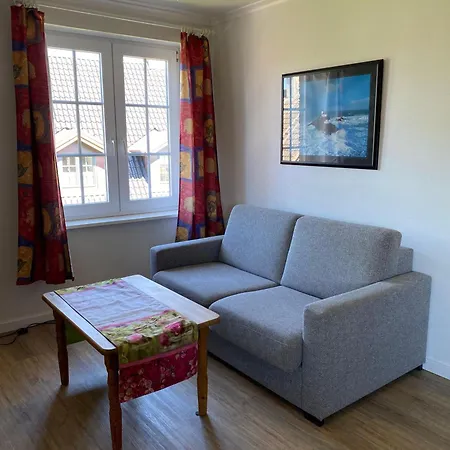 Gaestehaus-sylvie-wohnung-1-naehe-hafen-und-ostpromenade